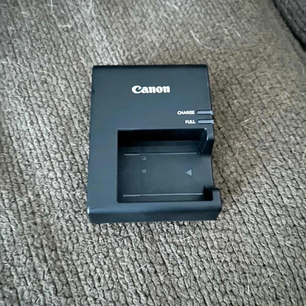 Canon EOS Rebel T7 Camera Bundle - Black